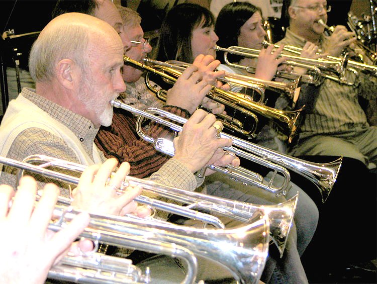 Mississauga Pops Concert Band image from http://www.mississaugapops.com/images/photoalbum/2007JanRehearse750.jpg