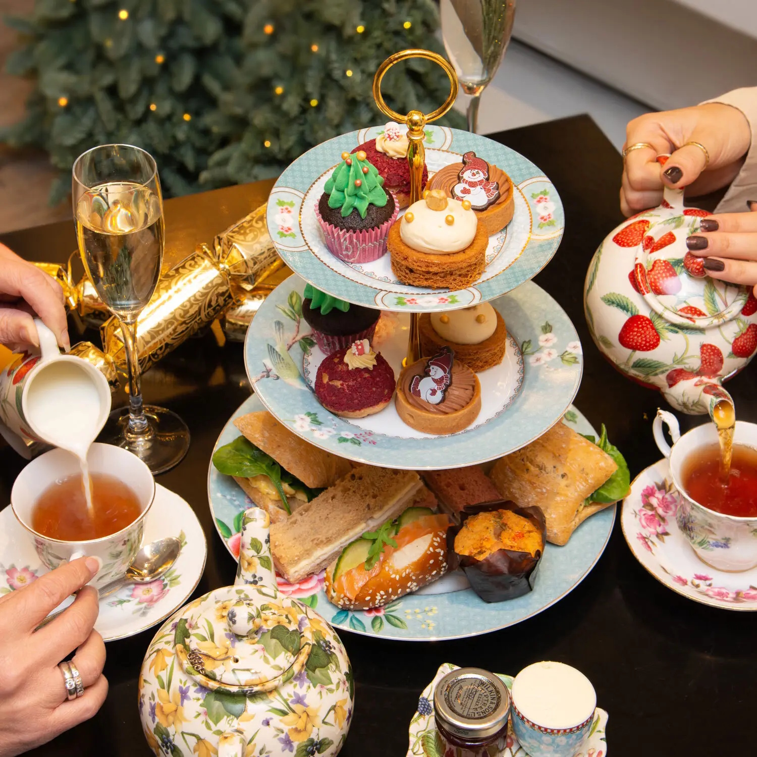 Christmas Afternoon Tea image source: b-bakery.com