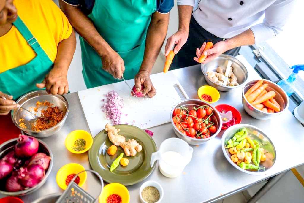 Cooking Class image source:https://goodfoodstudioza.com/how-to-host-a-cooking-class
