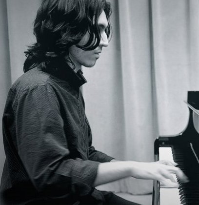 Pianist Dean Aivaliotis Google image from http://deanaivaliotis.com/
