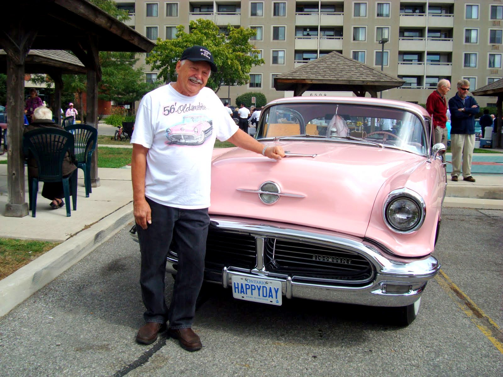 Doug Ellis, owner of HAPPYDAY at Classic Car Show at Heritage Glen Community for Seniors, September 17, 2011. Photo by I Lee