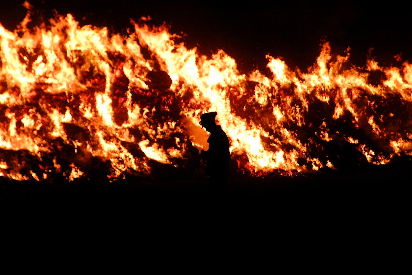 Haystack Fire Google image from http://www.speedtoys.com/~gemohler/DSCF0760.JPG