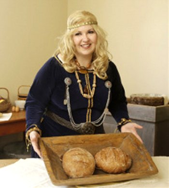 Lianne Harris Rogues and Rebels image from http://www.kx96.fm/events/view/community-events/rogues-and-rebels-how-canada-began