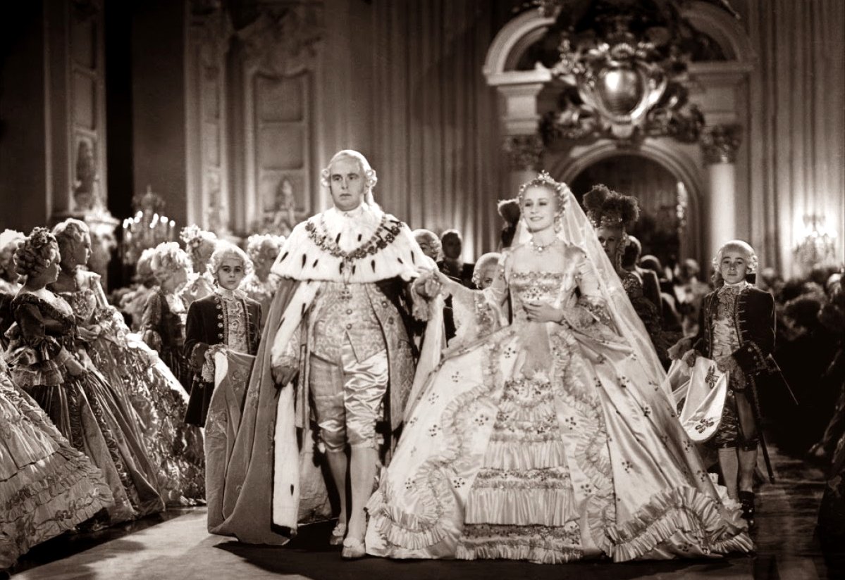 Norma Shearer gave one of her best performances ... as Marie Antoinette (1938) Google image from http://1.bp.blogspot.com/-6rGlMRuOtso/U0acNORpPSI/AAAAAAAAJFY/PDm2frRNe_0/s1600/marie+antoinette+1938+01+.jpg