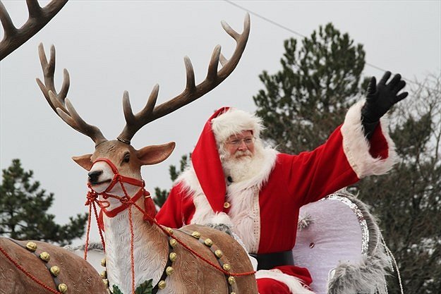 Missi Santa parade 1_Super_Portrait.jpg Google image from https://www.mississauga.com/whatson-story/9746746-weather-cancels-mississauga-santa-claus-parade/