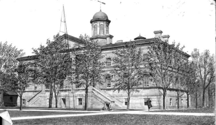 Welland Courthouse - climate station location 1892 - 1914. This photo shows the Welland Courthouse as it appeared around 1910 at the corner of Cross St and Main St E. Photo from http://www.nflibrary.ca/nfplindex/data/9/1/99191-520839.jpg