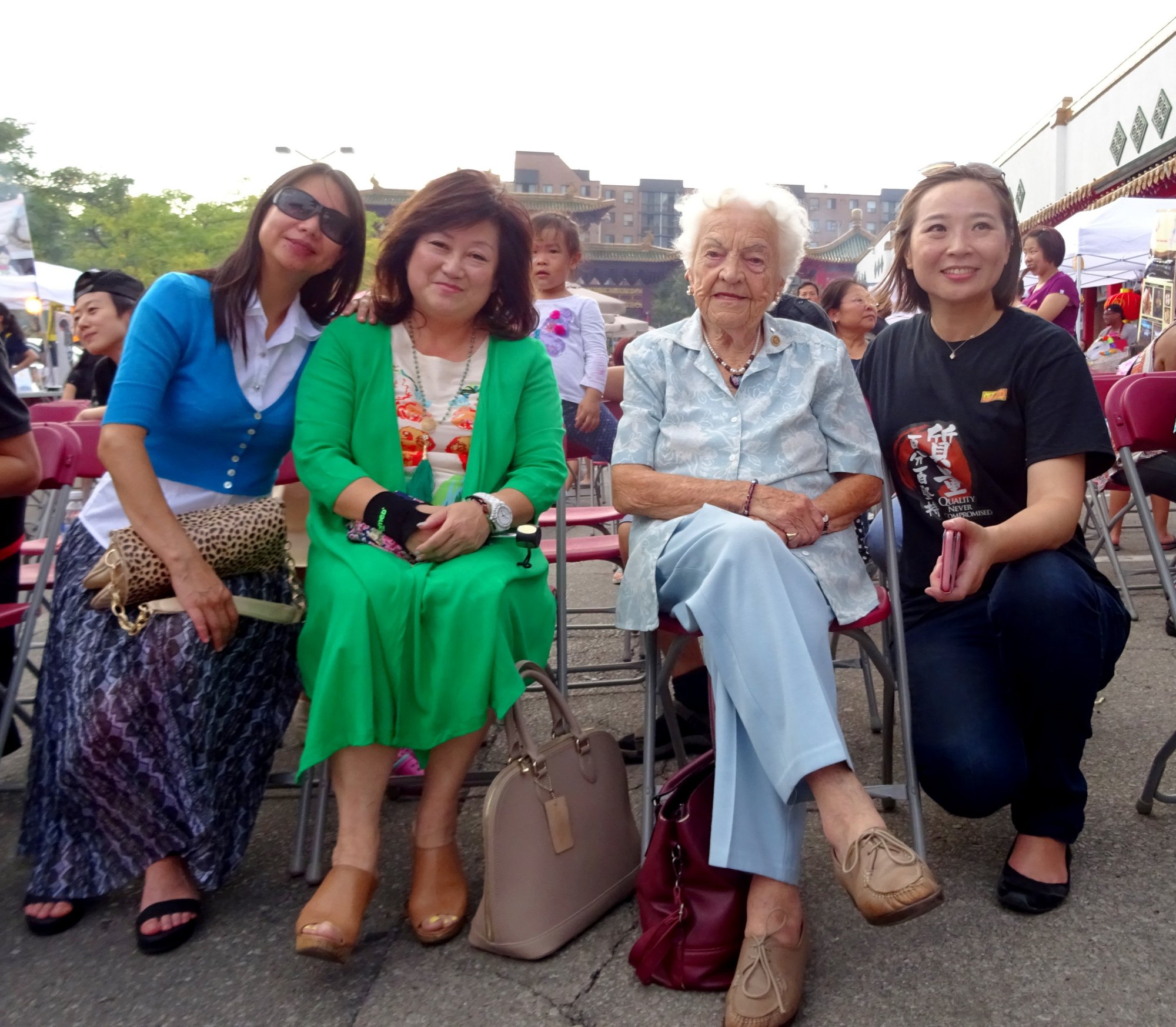 Winnie Fung and Hazel McCallion with Event Organizers at Chinese Mid-Autumn Festival at Mississauga Chinese Centre 10 September 2016 photo by I Lee