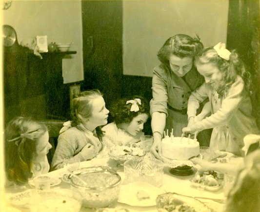  image from https://www.rom.on.ca/en/exhibitions-galleries/exhibitions/the-family-camera