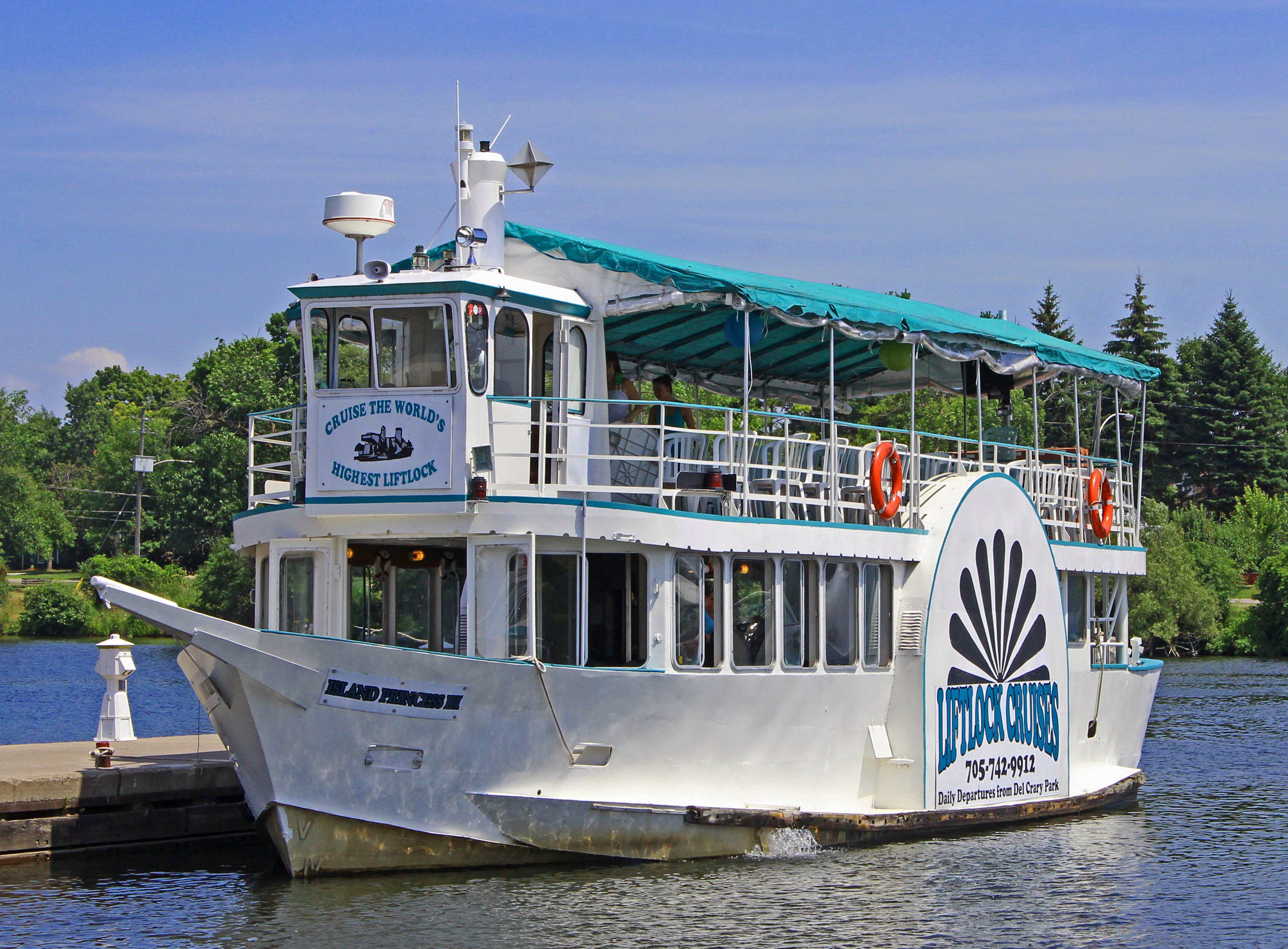 Peterborough Lift Lock Cruise Google image from http://www.itsabouttravelling.com/wp-content/uploads/2015/08/peterborough-lift-lock-cruise-01.jpg