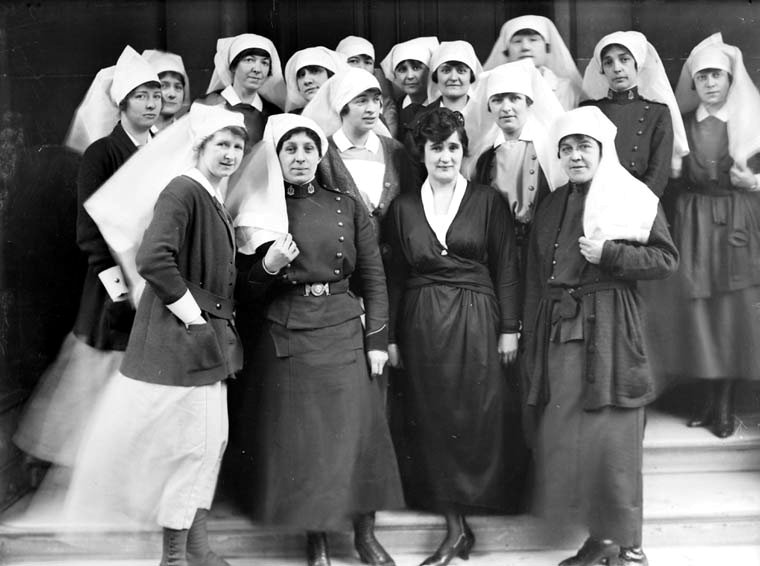 World War I Canadian Nursing Google image from https://s-media-cache-ak0.pinimg.com/originals/05/e6/f4/05e6f44b0bca60c9e57f5d61c3bab139.jpg