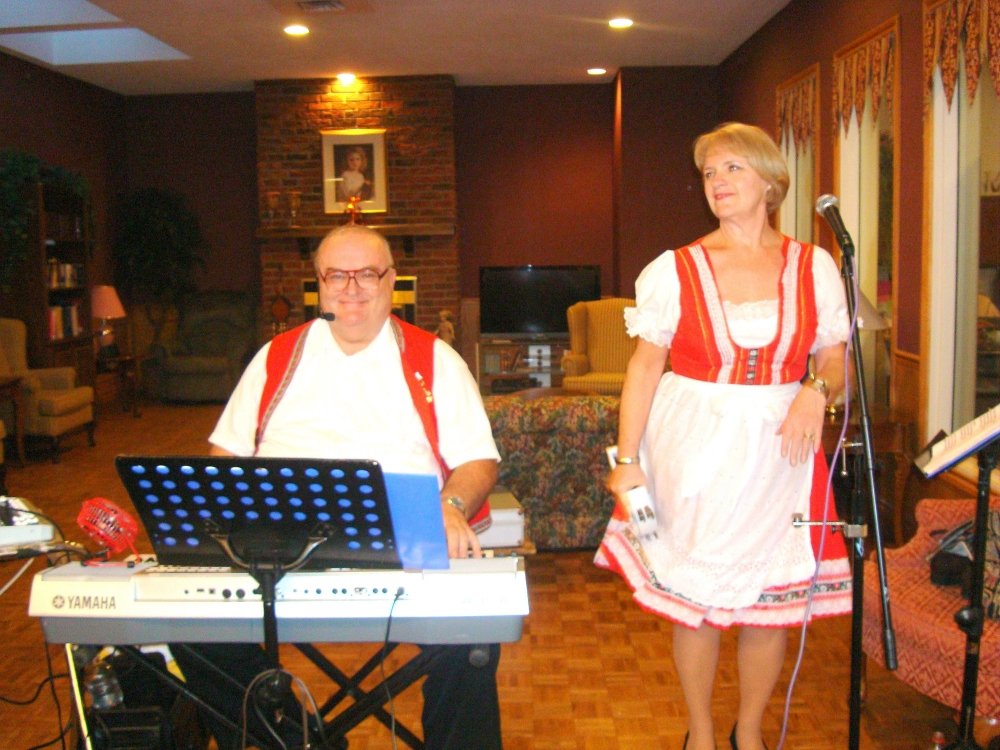 Oktoberfest Singers Boris Grmek and Maureen Patterson at Constitution Place Oct. 27, 2010 photo by I Lee