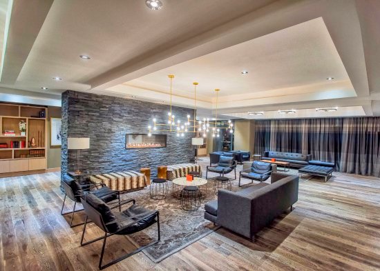 This photo of Sandman Signature Mississauga Hotel is courtesy of TripAdvisor, 11 May 2018