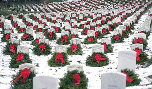 Christmas at Arlington Cemetery image from http://www.thetroubleshooters.com/80th/arlington01.html